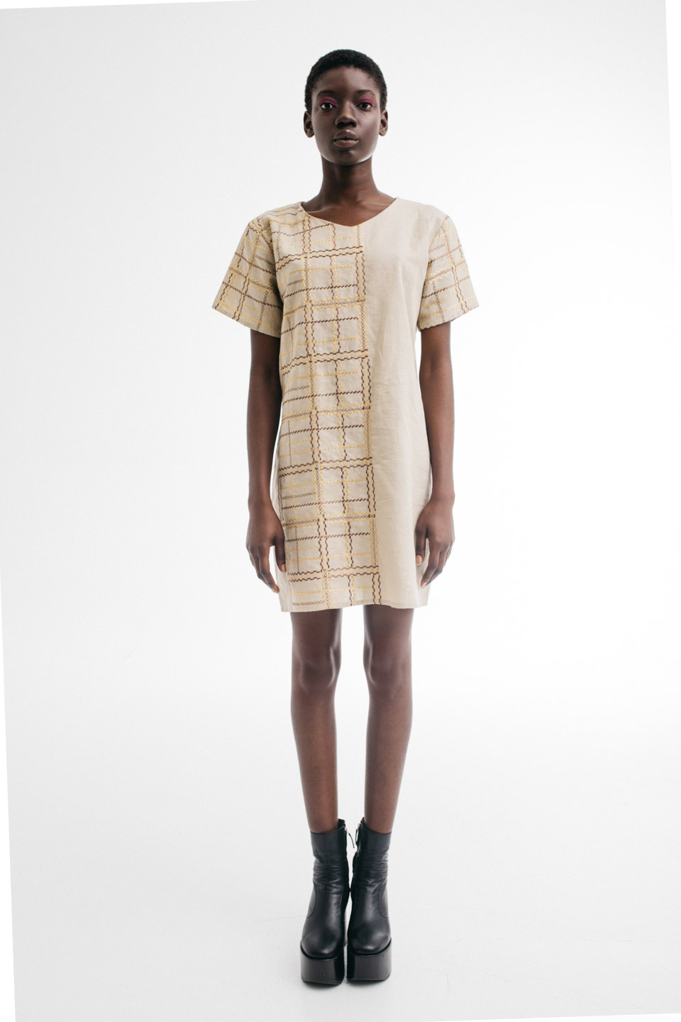 Loose - fitting linen dress