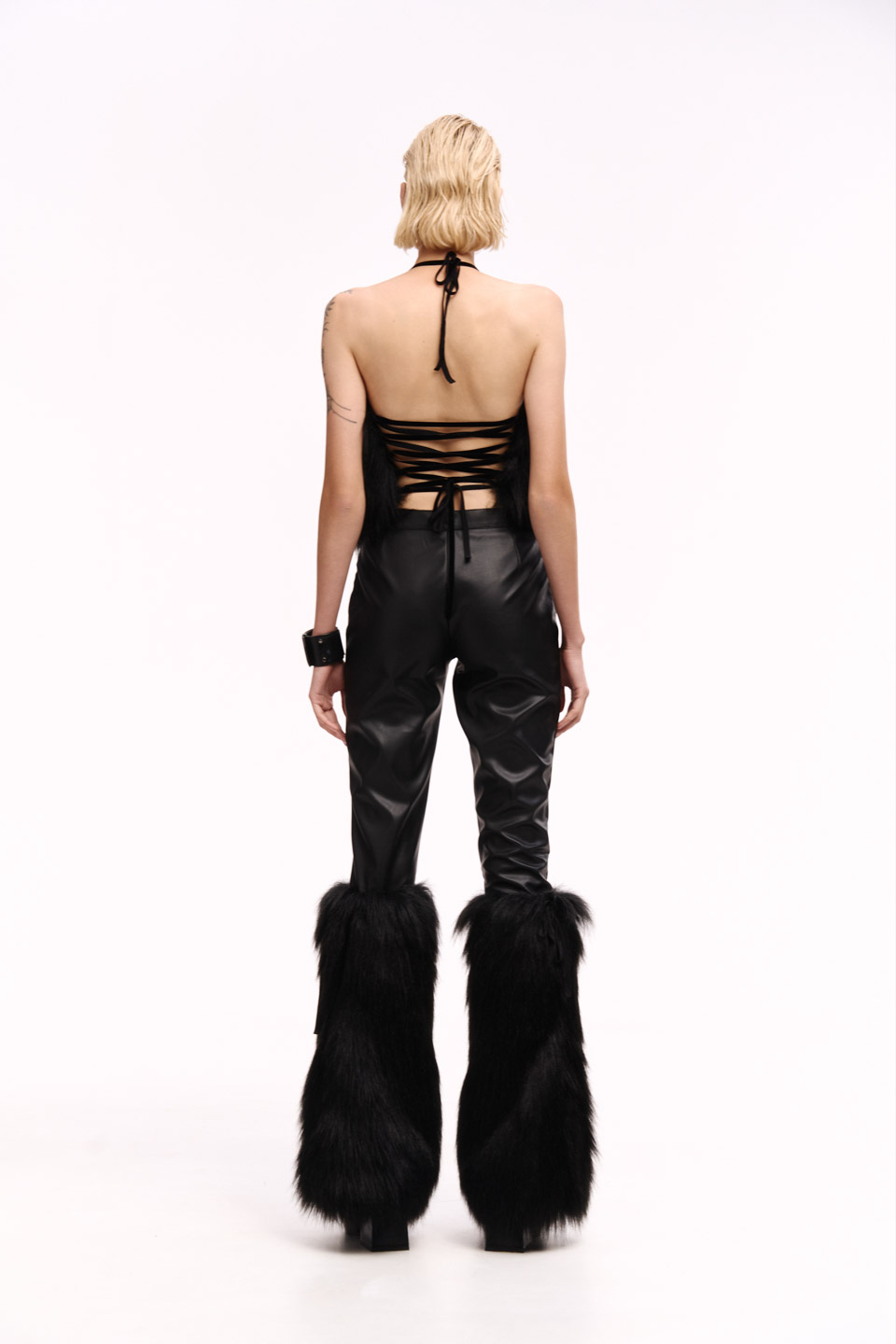 Faux Fur TOP. Self-ties closure