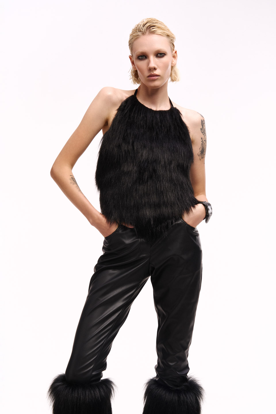 Faux Fur TOP. Self-ties closure